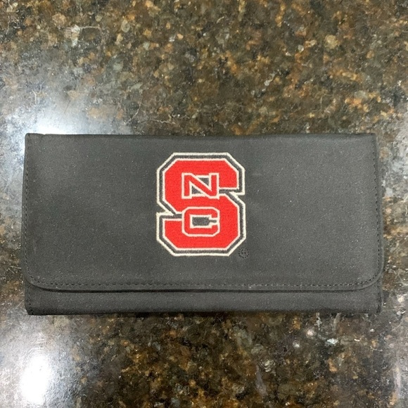 NC STATE WALLET WOLFPACK - Picture 1 of 15